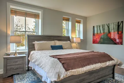 Huge spacious, Heart of Biltmore Village 2 mins to Biltmore 5 mins to downtown