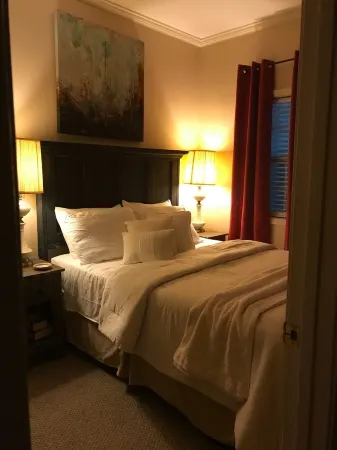 Cozy 1-bedroom 1 bath guest house 5 minutes from Ole Miss Campus