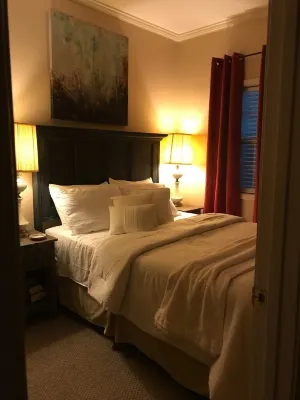 Cozy 1-bedroom 1 bath guest house 5 minutes from Ole Miss Campus