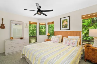 Nestled in Unbeatable Location, offering a rare Combination of Comfort & Beauty Hotels near Malelia's