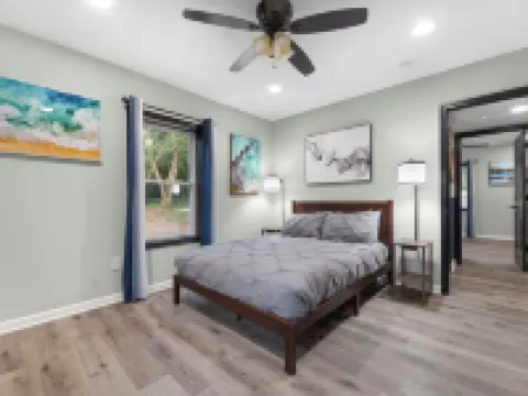Sleeps 30! Themed Home w/ Pool, Hot Tub, Pond, Pickleball, Putt Putt, Arcades Hotels in Fallstown
