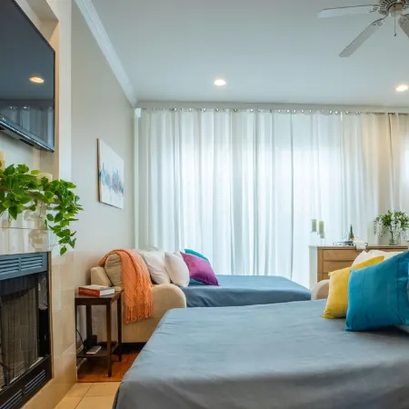 NEW LUXURY PENTHOUSE CONDO