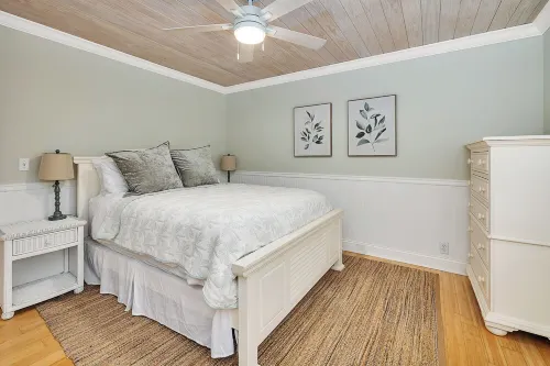 Charming Ssi Bungalow in the Heart of Pier Village! Park and Walk Everywhere
