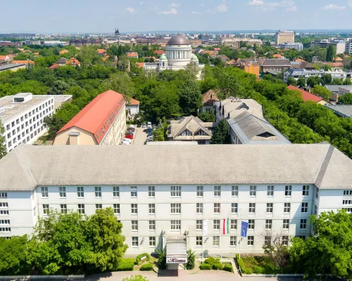 Hotel Millennium Отели рядом с достопримечательностью «Парк Неплигет»