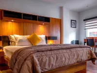 Madero Hotel & Suites Hotels near Triplets Bridge