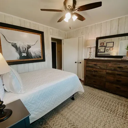 Midtown Cottage- Self Check-In & Centrally Located in Owensboro