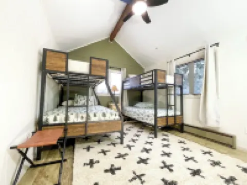 Perfect Cabin to Enjoy a Riverfront Vacation #6176