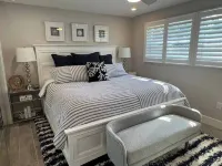 Newly Renovated, Close to Old Naples & Beach
