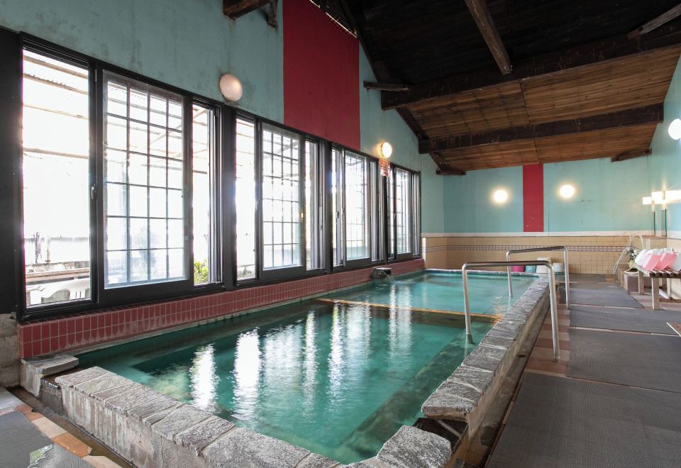 2. 니지 노 야도 ..