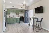 Tranquility Terrace Studio Hotels in Thunderbolt