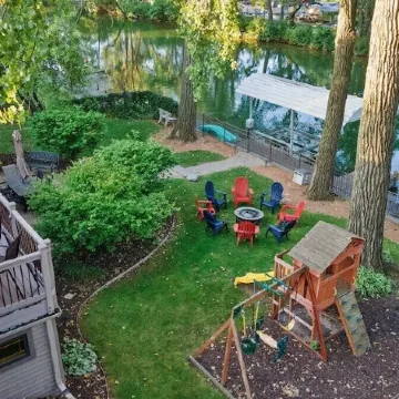 LakeMonona Waterfront + PrivateDock + FencedYard + HotTub + GameRoom + Evcharger