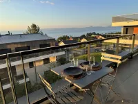 Lake view apartment, terraces, 2 bedrooms, open kitchen