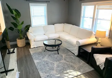 Cozy House on Collage Street