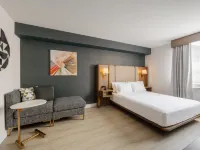 홀리데이 인 & 스위트 위니펙 다운타운 바이 IHG Winnipeg City Centre 주변 호텔