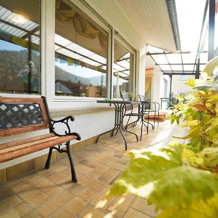 Large, quiet vacation apartment (approx. 70sqm) with large balcony and shared use of the garden