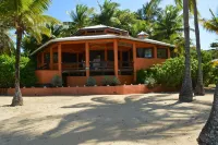 Sea, sand and serenity at Spooky Channel Hotel a Sandy Bay