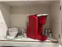 Charming small studio in adorable St. John's WiFi access, 2 twin beds, full bath