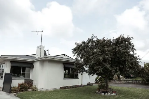 Central Hastings with In-ground Pool