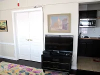 Quaint Historic Apartment in Walkable Downtown #5