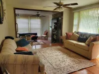 Restful on Rhody Hotel a Oak Grove