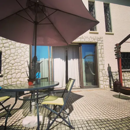 Bunker 11 Surf house - A place for travellers made by surfers