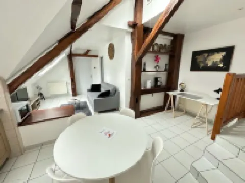 Cosy apartment, close to all amenities yet in a quiet location