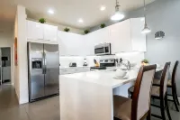 Modern Retreat PROMO FOR WEEKLY STAY OF 5% / MONTHLY STAY OF 10%
