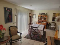 Charming 3-bedroom Condo w/ Patio - Cal Tech Area - 홈스테이