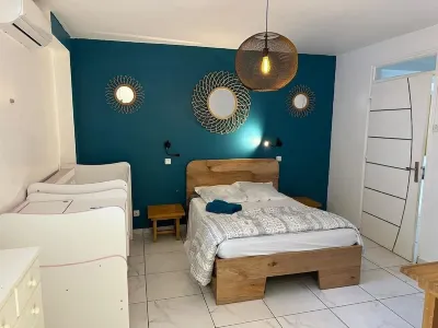 Villa Le Jenael Resort Hotels near Salle du Royaume, les Temoins de Jéhovah