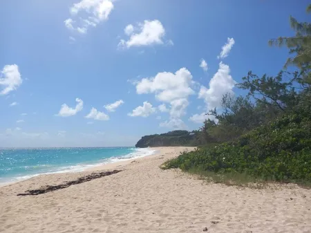 Cliffside house with stunning sea view w/ private pool 10 min walk to the beach!