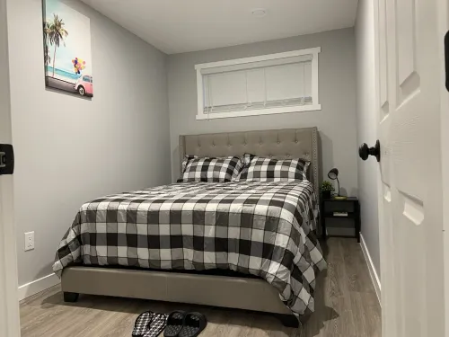 Guest Home in Regina -- Feels like Home 리자이나 호텔