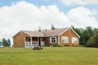 Unit 2 - Bay view duplex cottage, near coffee shops, restaurants and beach Hotel a