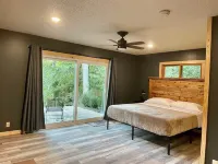 Riverfront House near Cow Shoals - King bed & WiFi