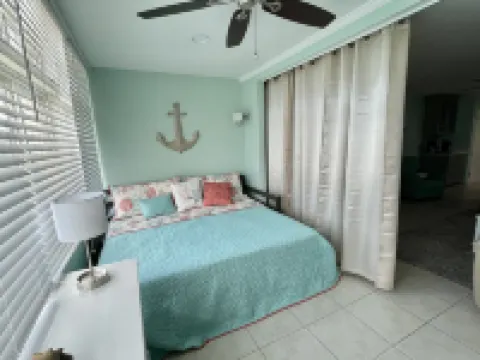 Sapphire Beach; St Thomas USVI; Sleep 4; STEPS FROM BEACH