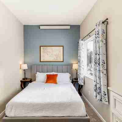 Beautiful 2-Bedroom Park View Rooms