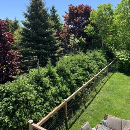 Cozy family home. Min to downtown, beaches, golf, and trails!