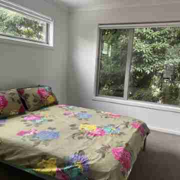 Modern Dog Friendly Townhouse by the beach Rooms