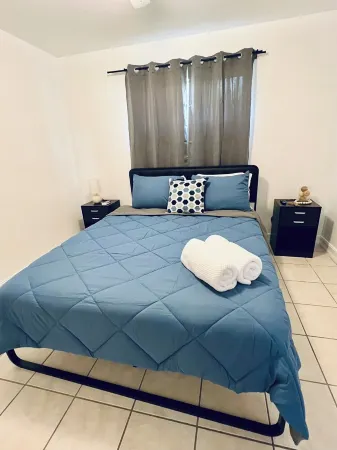 Spacious 4-bedroom house with AC and WiFi in charming Lehigh Acres