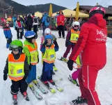 Ski & Summer, luxury furnished vacation home close to lifts. Warm and cozy.