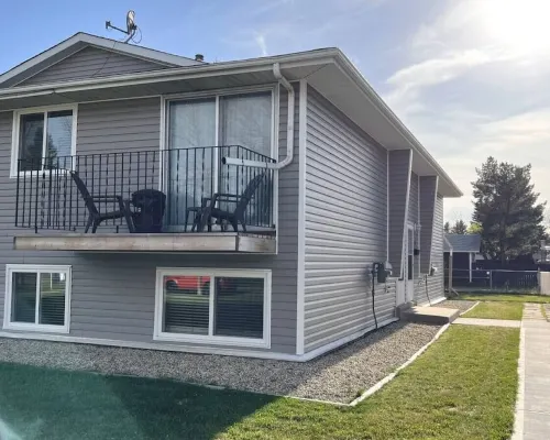 Lovely 2 Bedroom apartment Hotels in Camrose