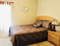 Spacious 5-bedroom house with pool table near UofM