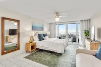 Ocean View, Spacious Condo next to Pool