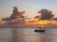 New Family-sized House w/pool, 5 mins from beach Hotels in Retreat