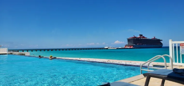 Infinity Poolside -  Two story Oceanview 3 Bedrooms / 3 Baths