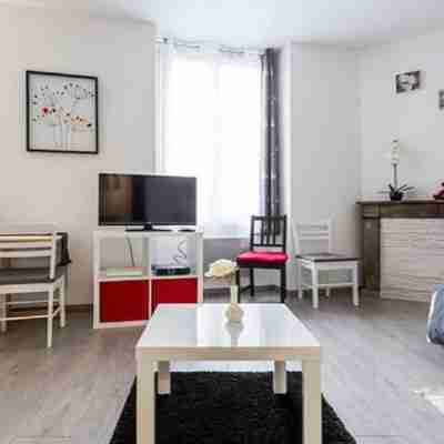 Bordeaux Hyper Center ville Rue Courbin renovated, cozy and bright Rooms