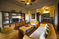 Pool Level apartment overlooking Marigot Bay