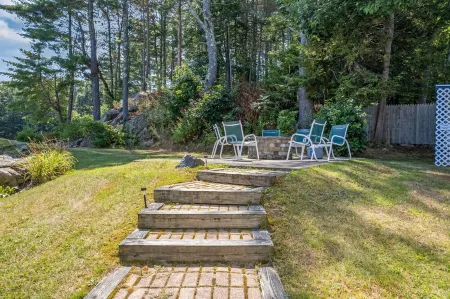 Lovely 1br Condo with indoor outdoor pool walkable to Perkins Cove and town!