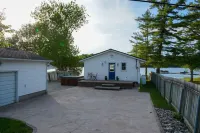 Beautiful Lakefront Cottage with Hot Tub Hotels in der Nähe von King's Lock Craft Distillery