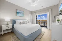 Sleep 16, Waterfront, Newly Remodeled, Pool, Ping Pong