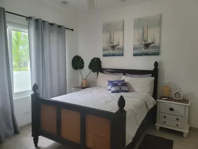 Close to the Beach! Hotels near Palm Suites pool